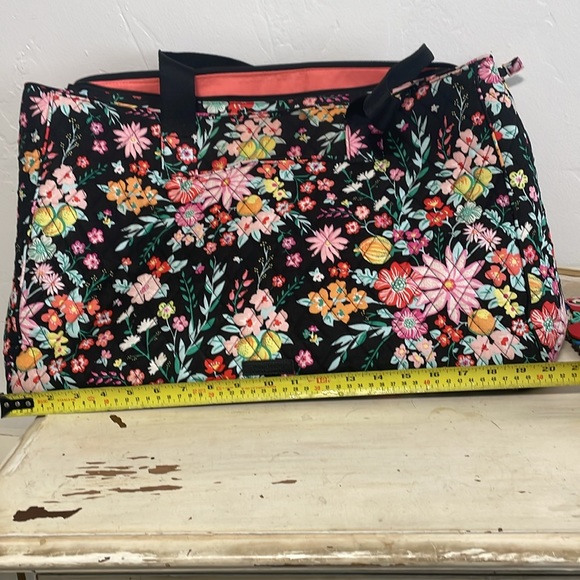 Vera Bradley large tote-new! - Picture 2 of 7